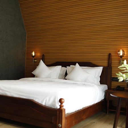 Leela'S 7Th Heaven Resort & Spa Trikunnapuzha Εξωτερικό φωτογραφία