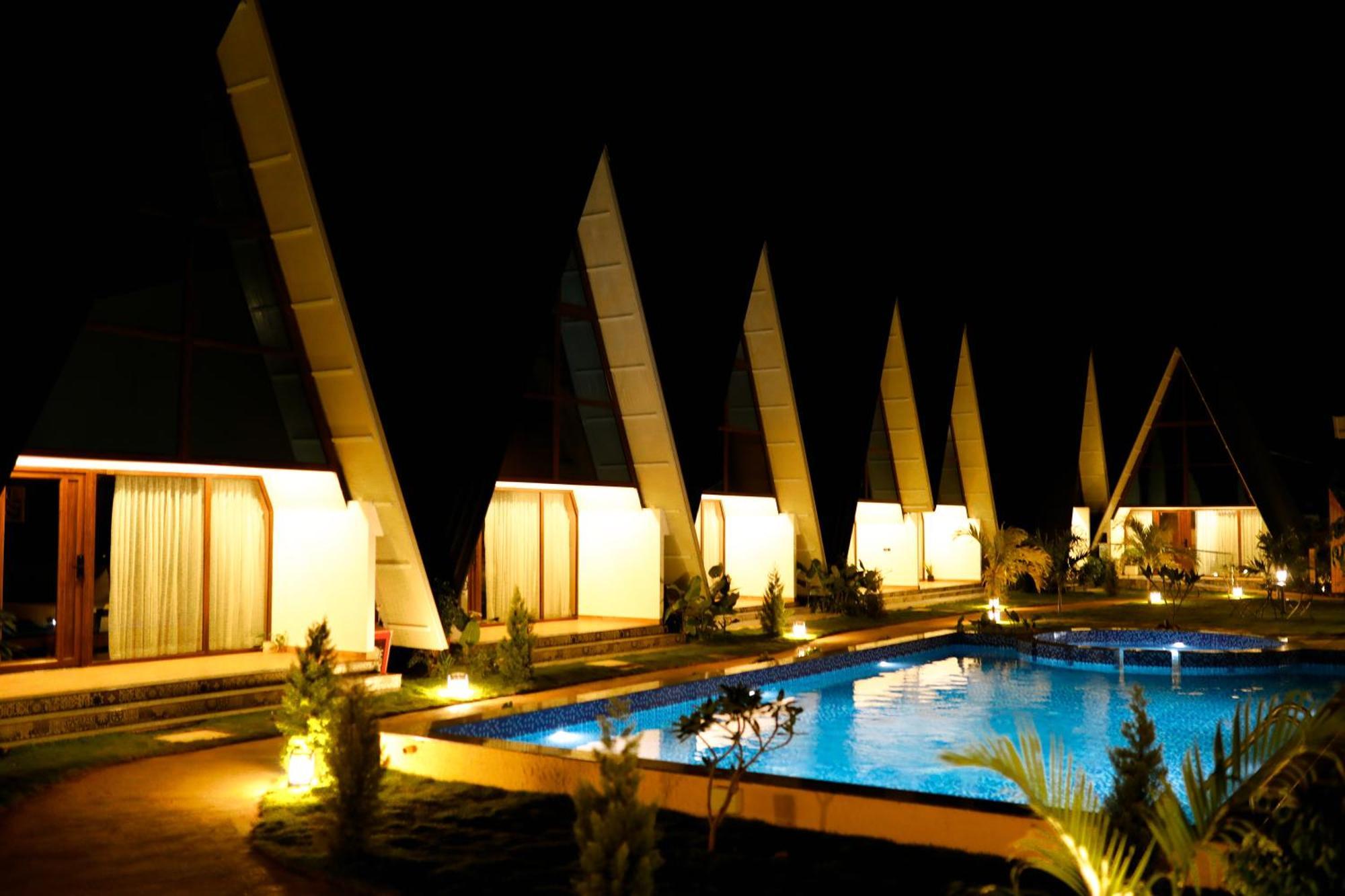 Leela'S 7Th Heaven Resort & Spa Trikunnapuzha Εξωτερικό φωτογραφία